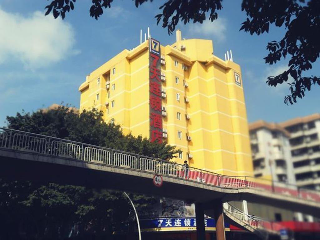 7Days Inn Zhongshan Li He Square Exterior foto