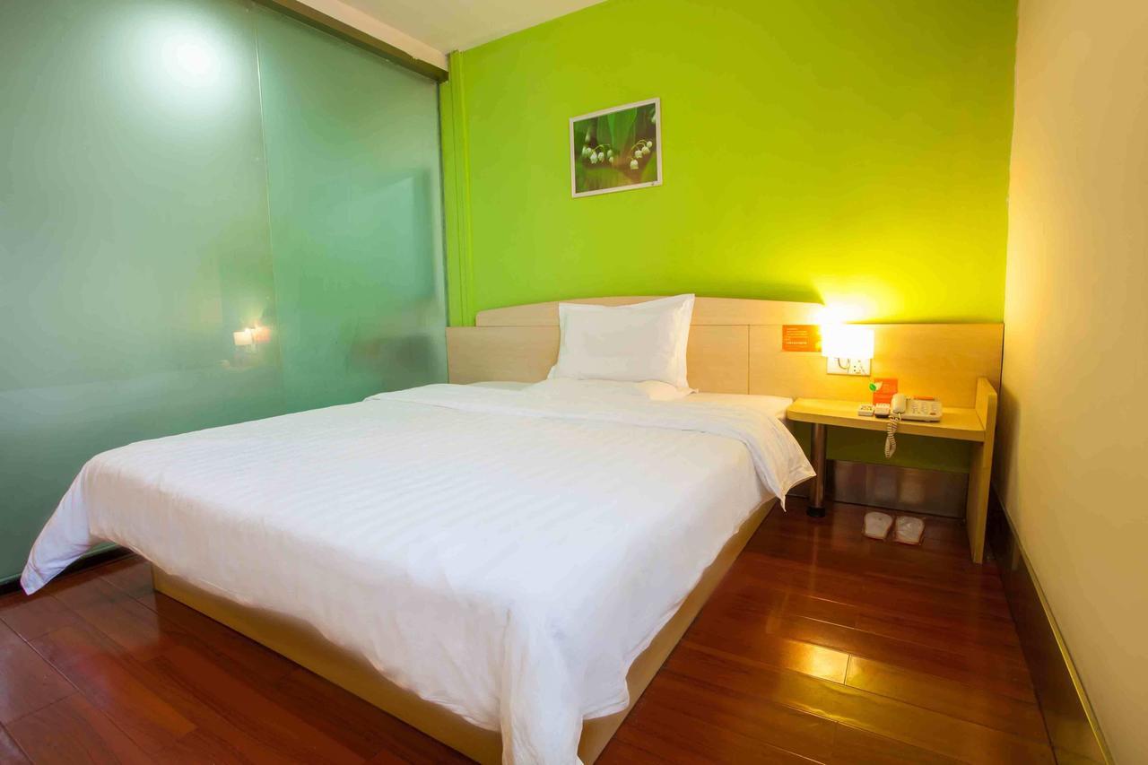 7Days Inn Zhongshan Li He Square Quarto foto