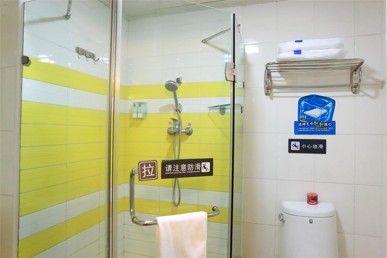 7Days Inn Zhongshan Li He Square Exterior foto